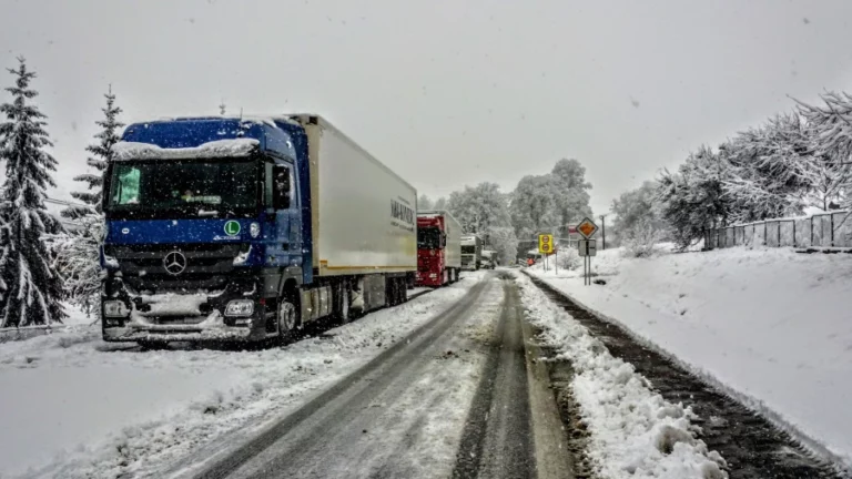 How to keep your employees safe while driving in winter