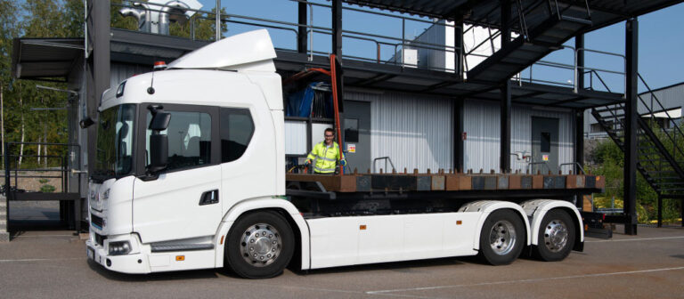 Scania builds battery laboratory