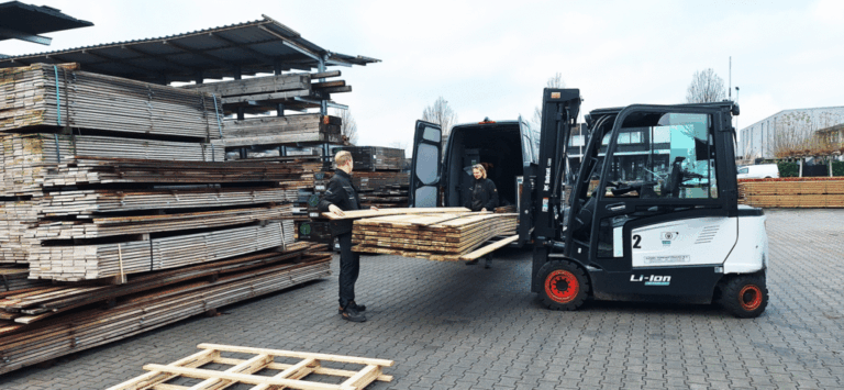 Electric forklifts make lumberyard almost completely self-sufficient